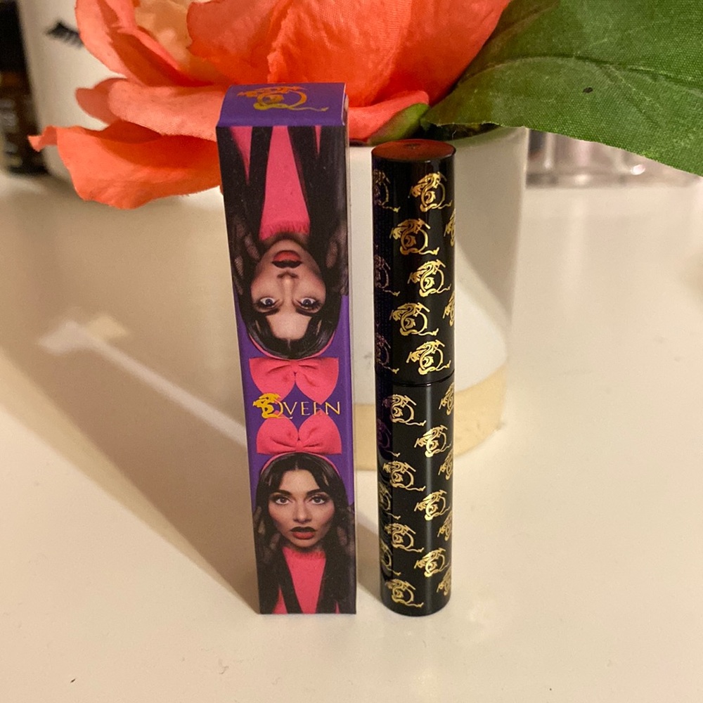 NIB Qveen Studio Bow Down Brow Glue